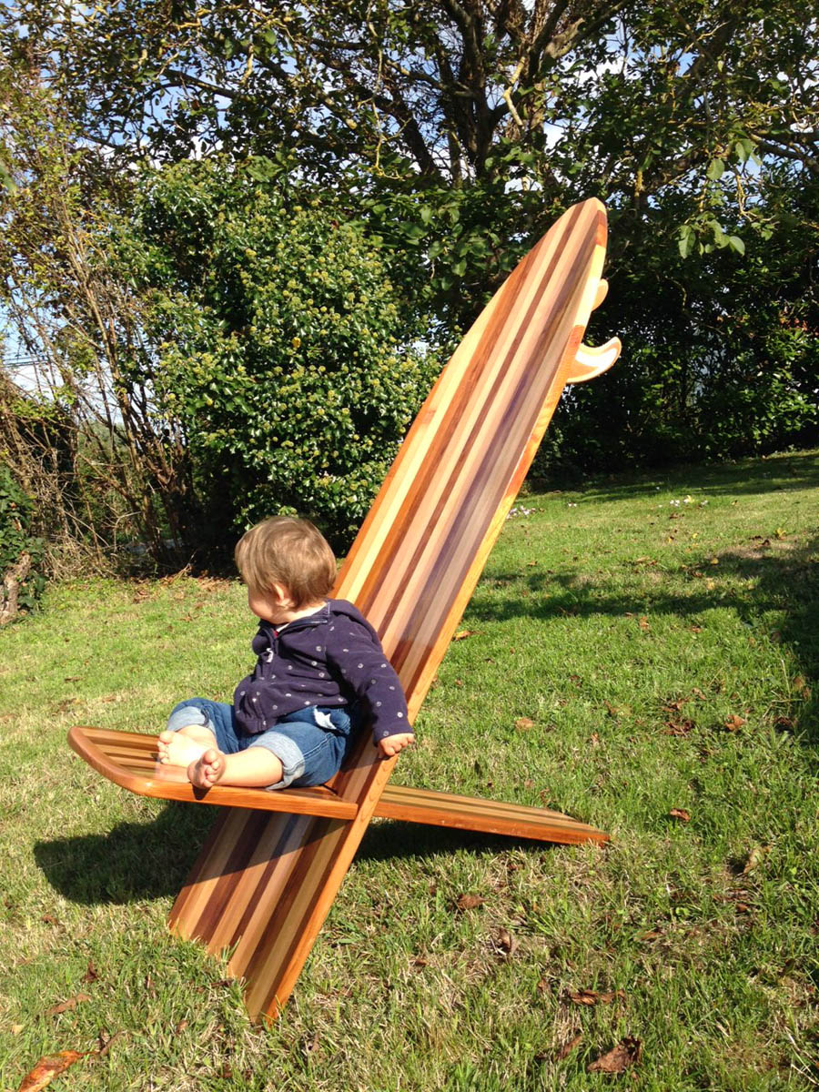 assise planche de surf en bois